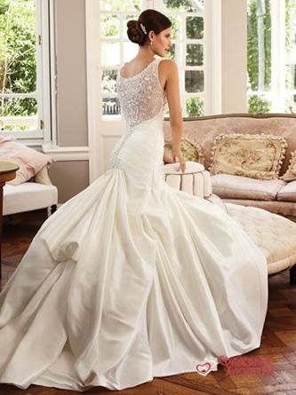 Match my wedding dress picture